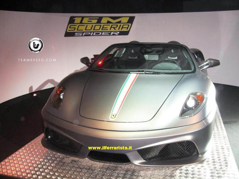 Illustration for article titled Ferrari Scuderia Spider 16M Unveiled Live At Mugello With Stickers, 16 GB Ferrari iPod Touch